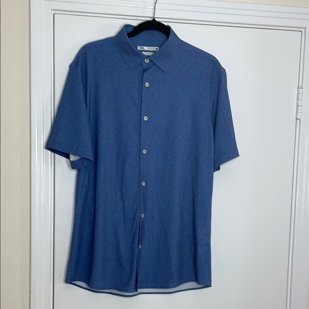 Zara

Men's Blue Short Sleeve Shirt